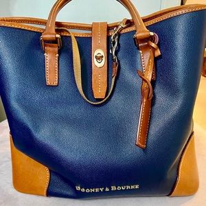 Excellent condition Dooney and Burke bag!